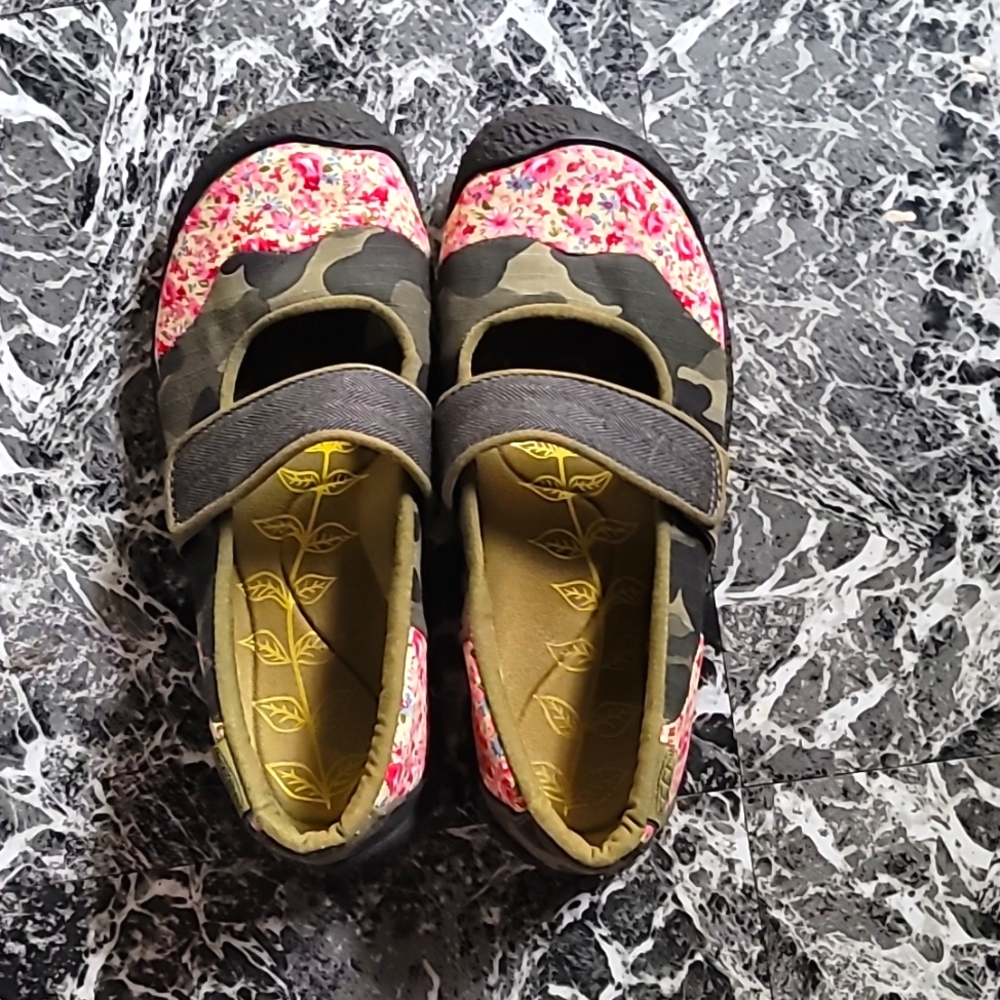 KEEN Mary Jane slip-ons
